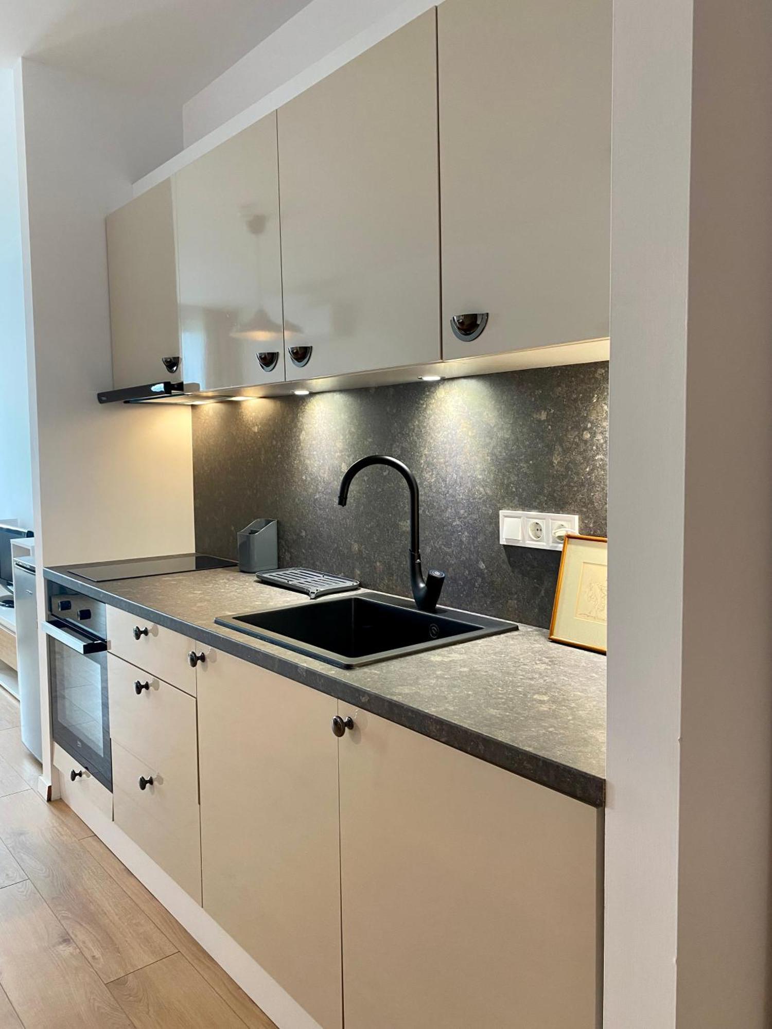 Mycampus Unwe Studentski Mountain Views Modern Kitchen Equipment Sofia Exterior foto